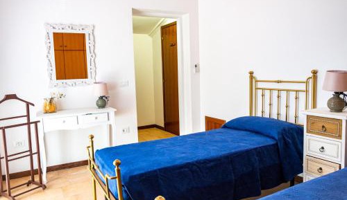 Twin Room with Private Bathroom