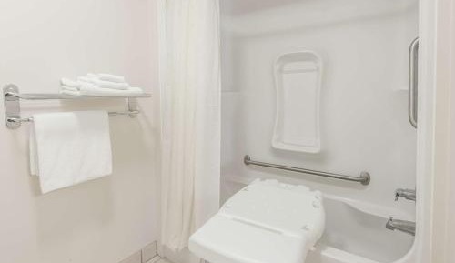 King Room - Disability Access - Non-Smoking