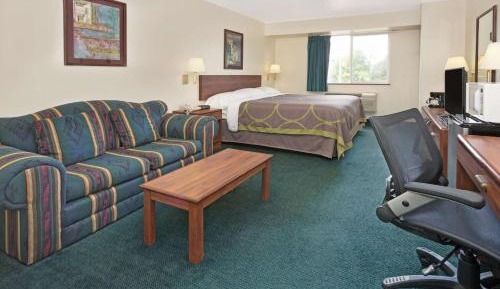 Deluxe King Room - Non-Smoking