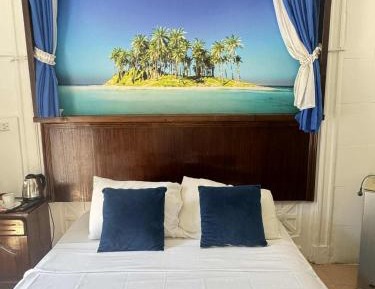 Single Room with Shared Bathroom