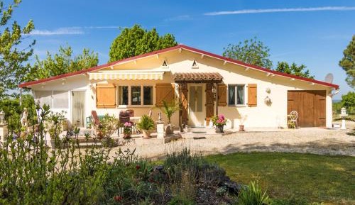 Three-Bedroom Holiday Home 
