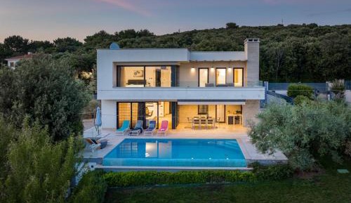 Villa with Sea View