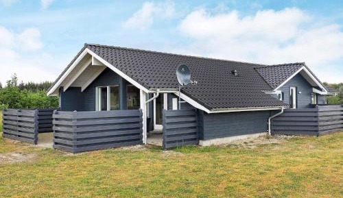 Four-Bedroom Holiday Home