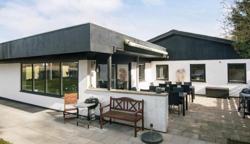 Nine-Bedroom Holiday Home