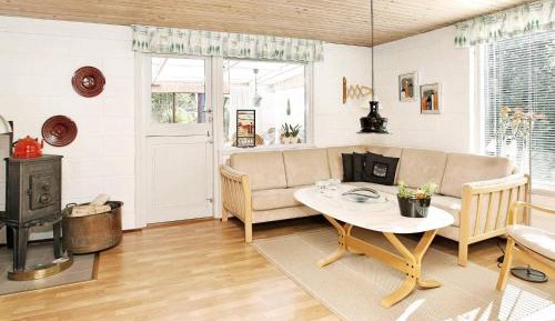 Three-Bedroom Holiday Home 