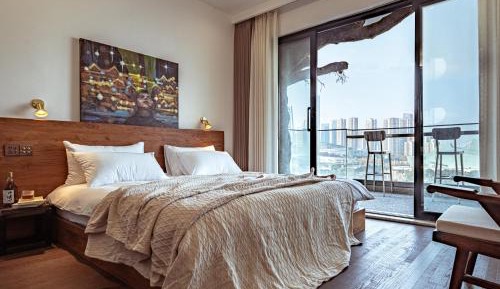 Suite with City View