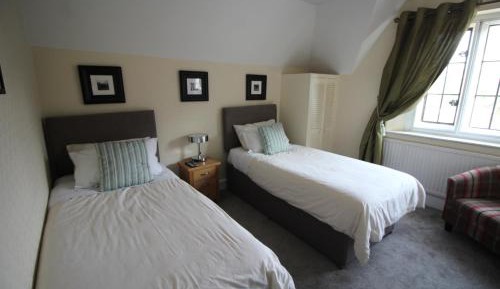 Twin Room with Shower