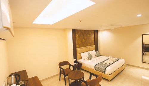 Deluxe Double Room (2 Adults + 1 Child)