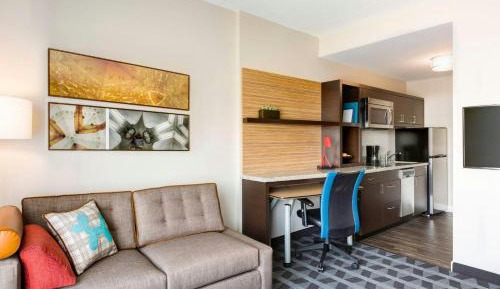 One-Bedroom Suite with Queen Bed and Sofa Bed