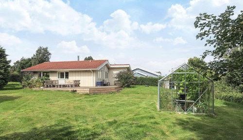 Three-Bedroom Vacation Home 