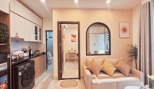 One-Bedroom Apartment with Balcony