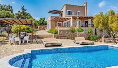 Four-Bedroom Holiday Home