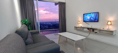 Three-Bedroom Apartment with Balcony