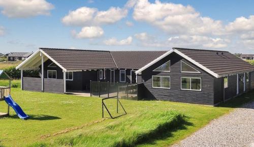 Nine-Bedroom Holiday Home