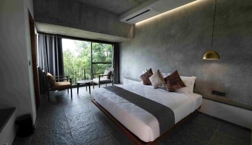 Suite with Garden View