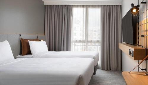 Moxy Sleeper Twin Room with City View