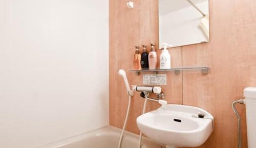 Single Room with Bathroom - Non - Smoking