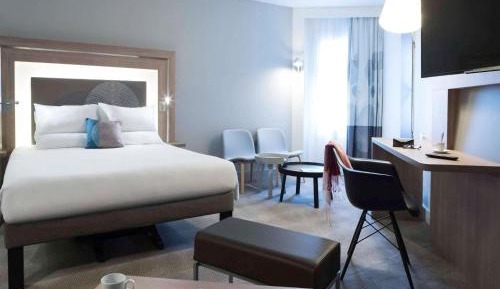 Executive Queen Room With Sofa Bed