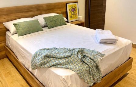 Deluxe Queen Room
