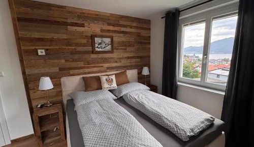 Three-Bedroom Apartment with Lake View