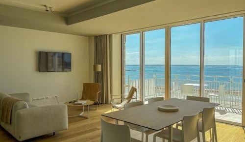 Two-Bedroom Deluxe Apartment with Ocean View