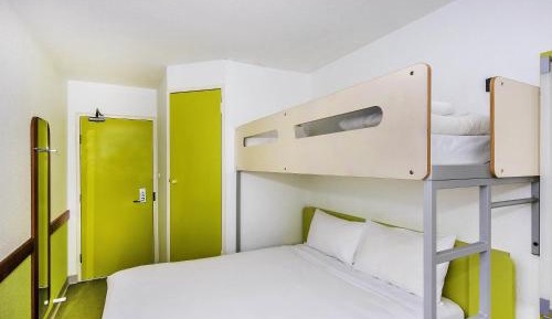 Standard Queen Room with Single Bunk Bed