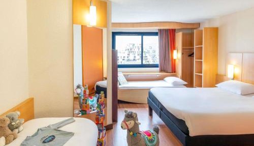 Room with 1 Double Bed and 2 Single Beds