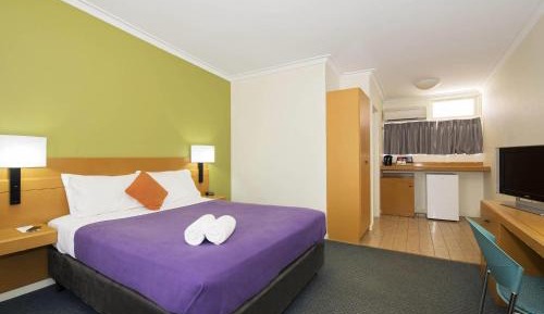 Standard Queen Room
