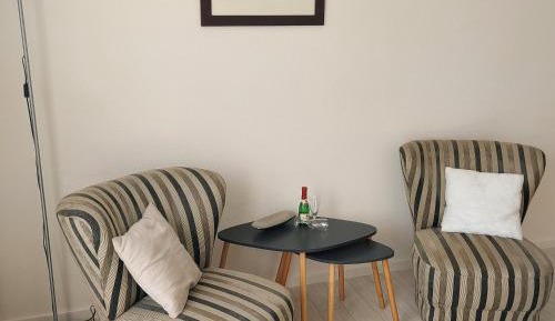 One-Bedroom Apartment with Balcony