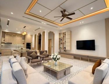 Villa with Garden View