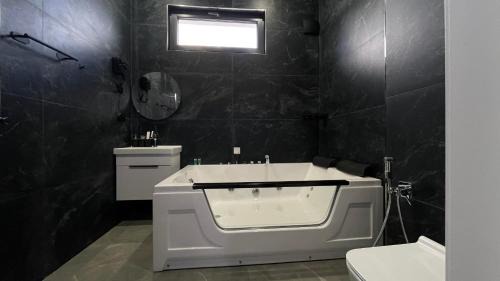 Suite with Pool View