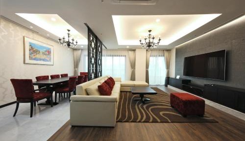 Three-Bedroom Apartment - High Floor