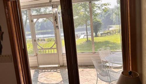 Queen Room with Shared Bathroom