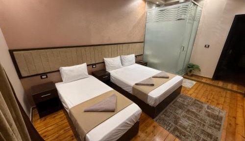 Queen Suite