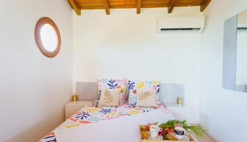 One-Bedroom Apartment with Sea View