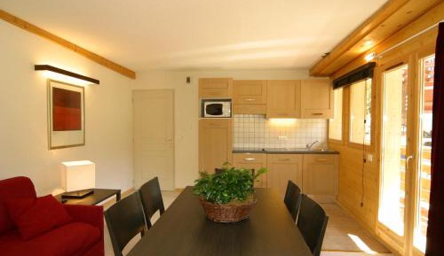 2-Room Apartment (4/5 People)