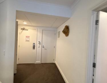 Classic One-Bedroom Apartment with King Bed
