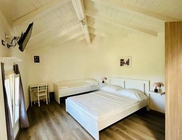 Triple Room with Bathroom