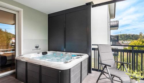 Superior One-Bedroom Apartment with Balcony