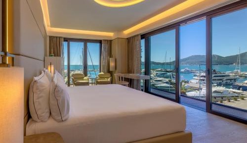 Deluxe Family Suite