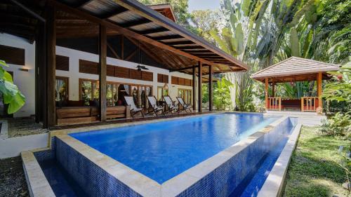 Deluxe Villa