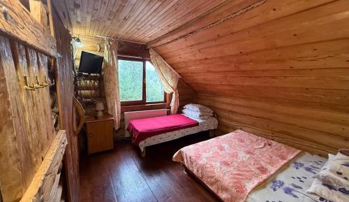 Deluxe Room (2 Adults + 1 Child)