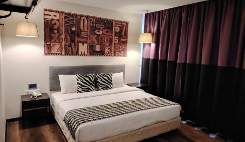 Deluxe King Room