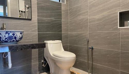 Three-Bedroom Premium Apartment with Balcony