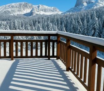 One-Bedroom Apartment with Balcony and Mountain View  