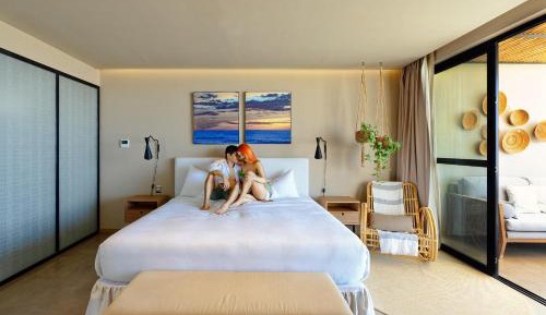 Queen Room with Pool View