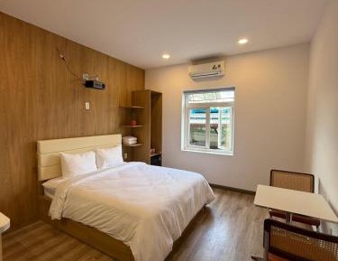 Deluxe Queen Studio 