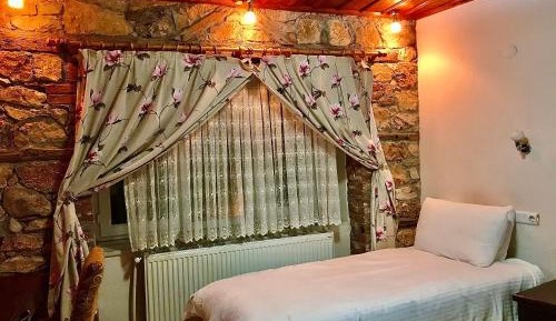 Single Room with Mountain View