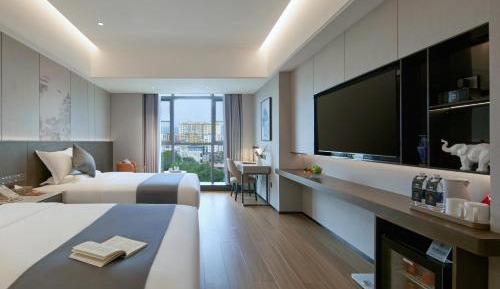 Twin Room with City View