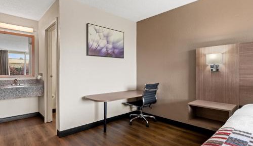 Deluxe King Room Non-Smoking